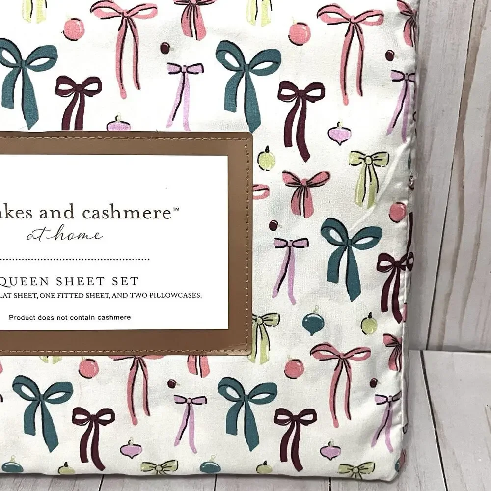 NEW!! Cupcakes and Cashmere Sweet Colorful Christmas Bows Queen Sheet Set